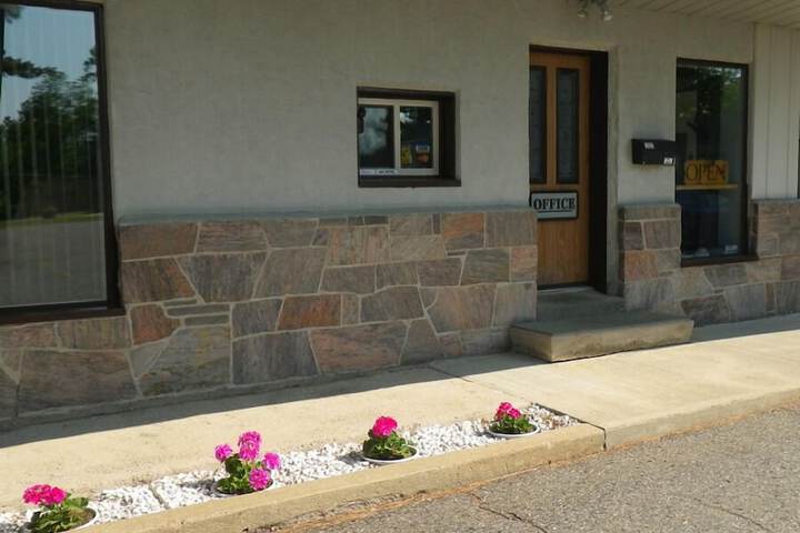 Town and Country Motel