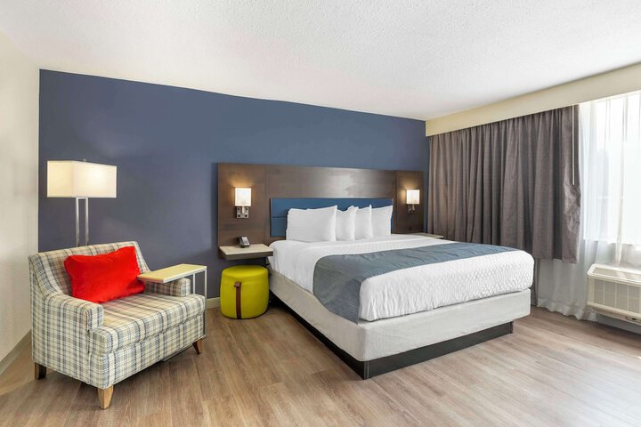 Room 32 of 42