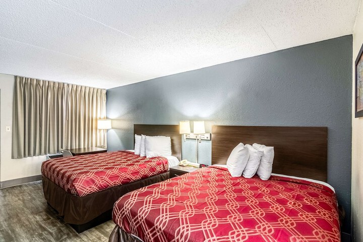 Room 21 of 32
