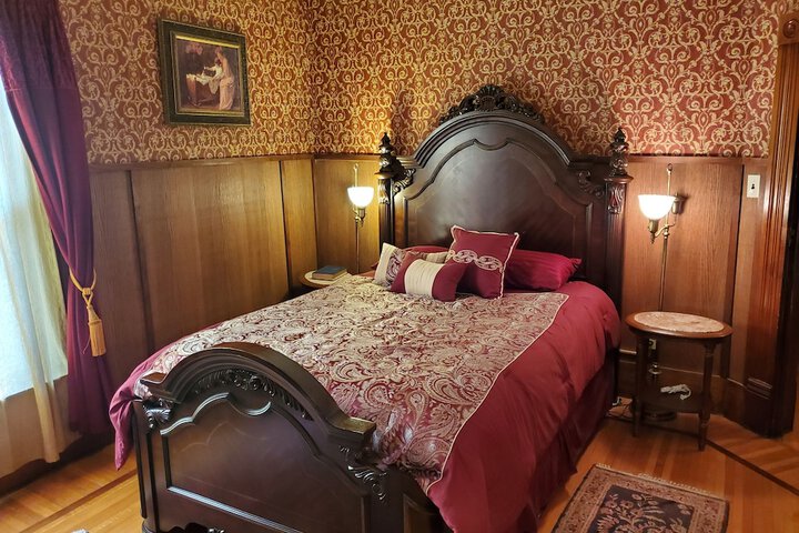 Room 12 of 74
