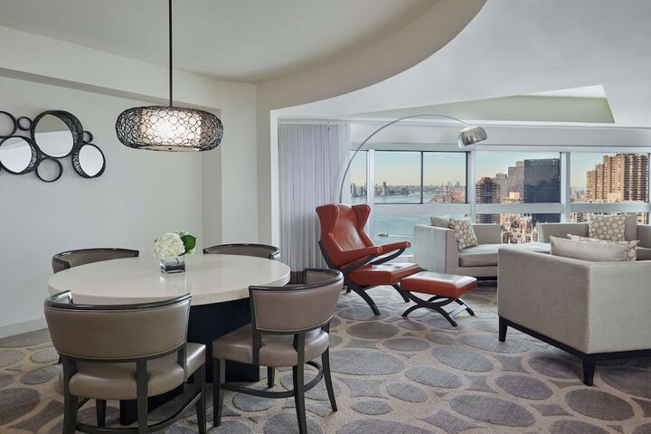 Room 51 of 113