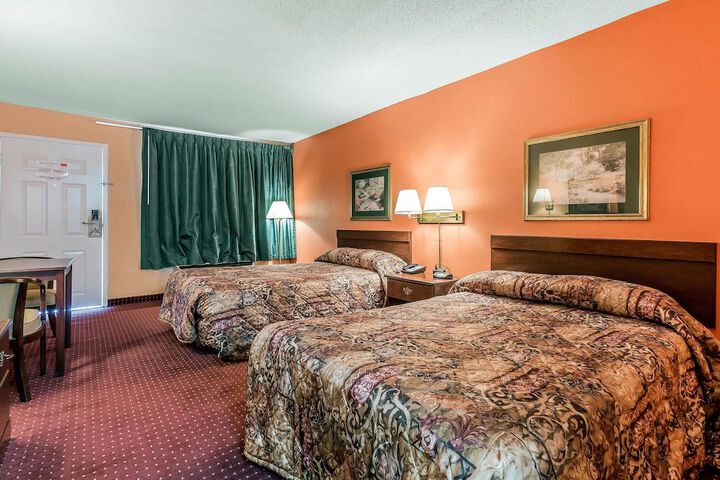 Room 18 of 34