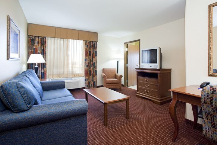 Room 19 of 33