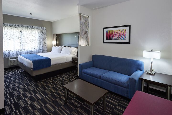 Room 11 of 35