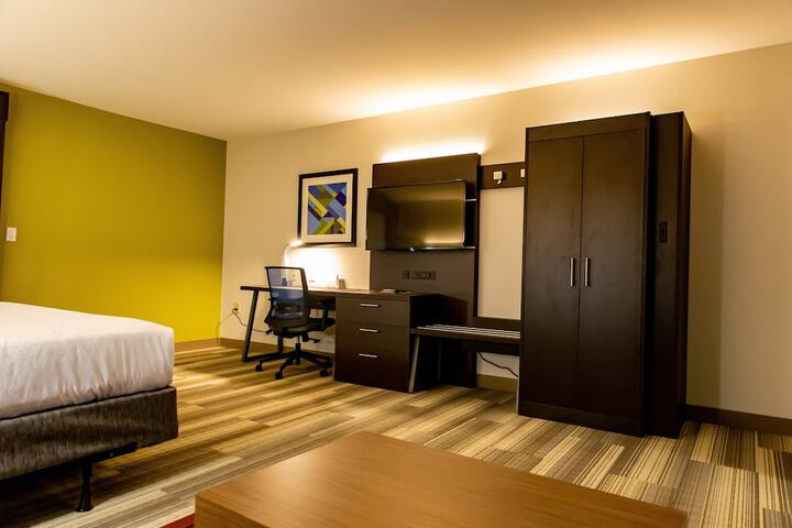 Holiday Inn Express Columbus-Dublin by IHG
