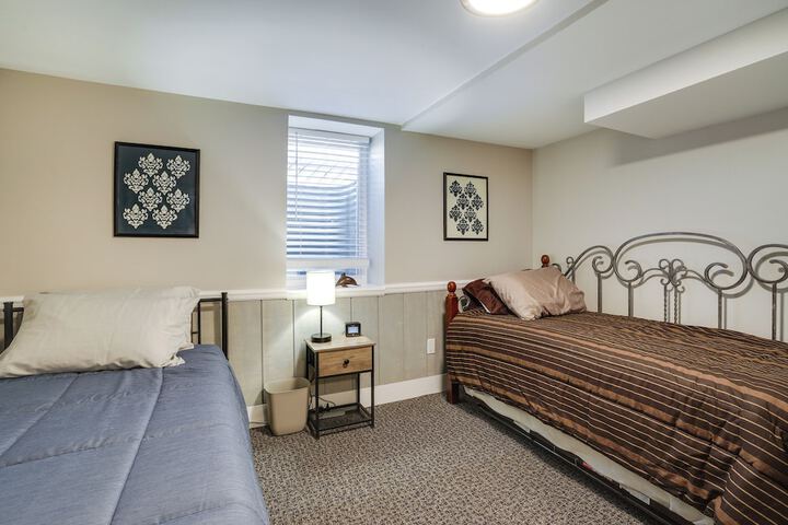 Inviting Minneapolis Vacation Rental w / Game Room!
