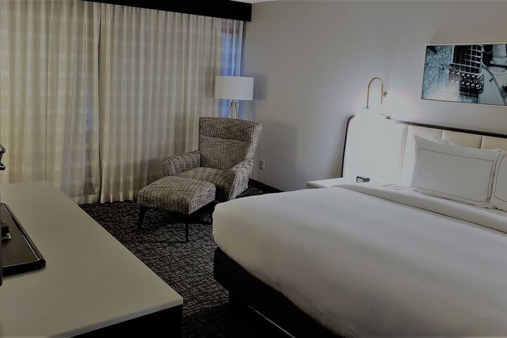 Room 12 of 38
