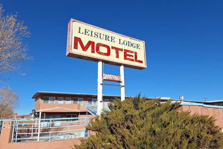 Leisure Lodge Motel