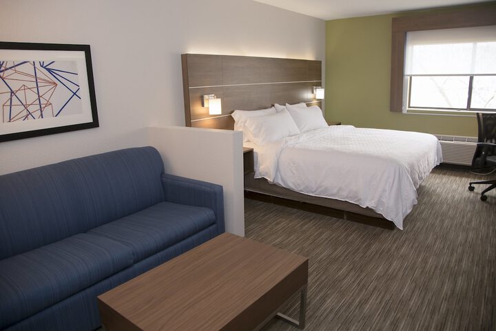 Room 54 of 77