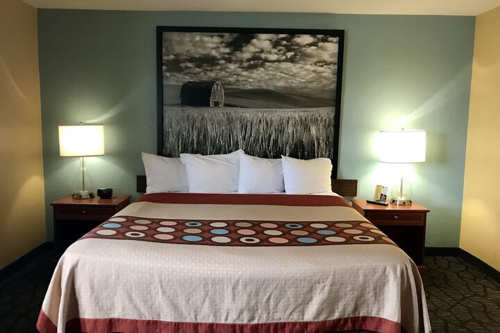 Room 24 of 42