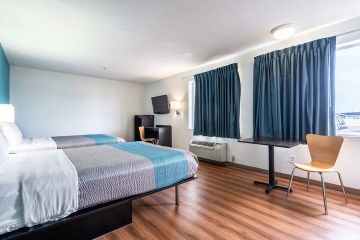 Room 28 of 34