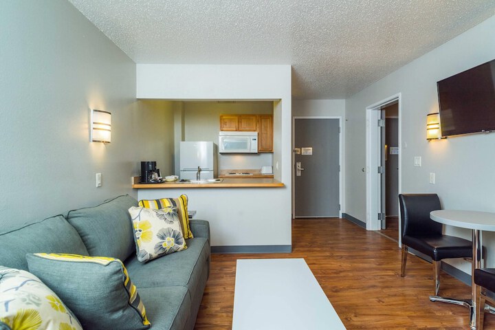 Studio Z an Ascend Collection Hotel