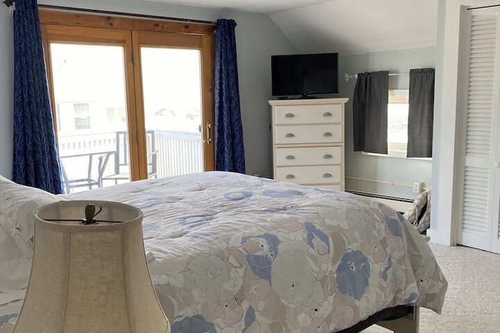 Room 42 of 90