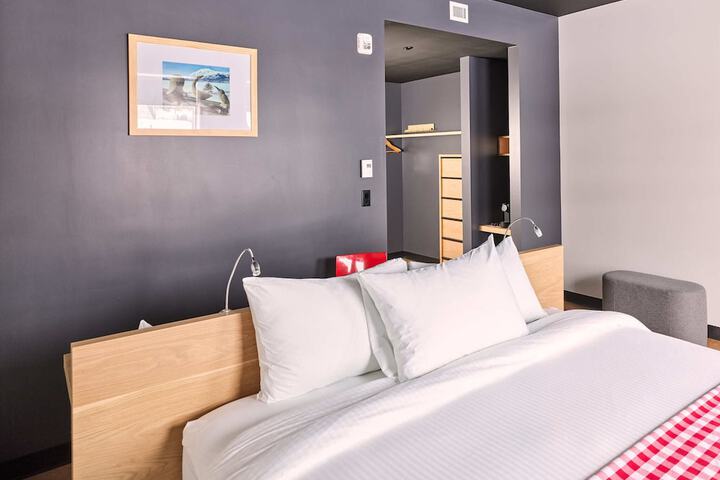 Room 26 of 46