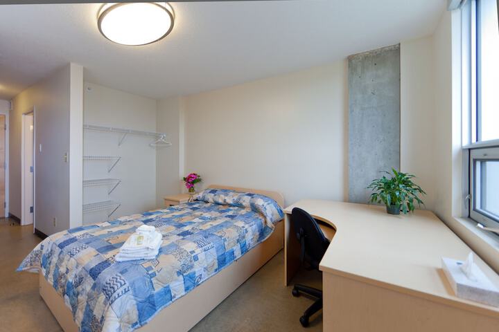 Room 74 of 80
