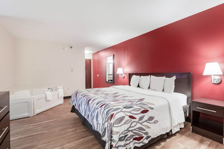 Room 33 of 38