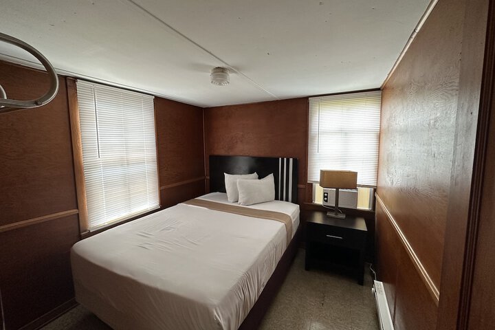 Room 17 of 24