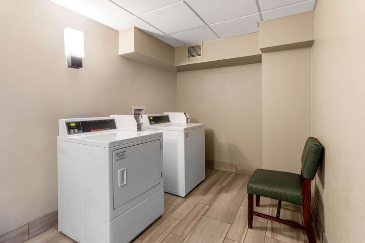 Room 6 of 26