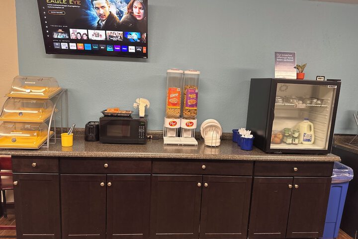 Breakfast/Coffee Service 66 of 69