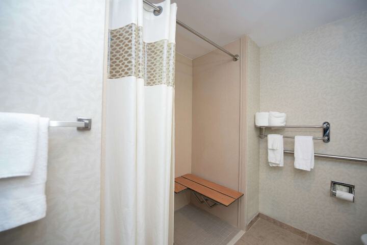 Room 13 of 28