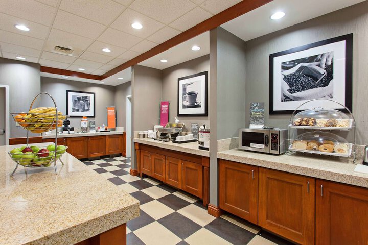 Hampton Inn & Suites Clovis-Airport North