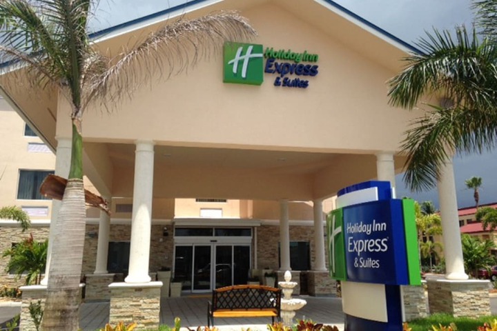 Hotel 4 of 34