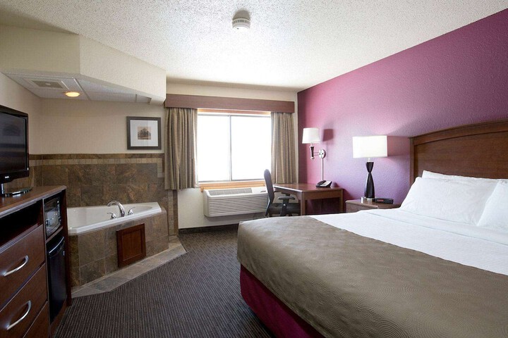 AmericInn by Wyndham Osceola