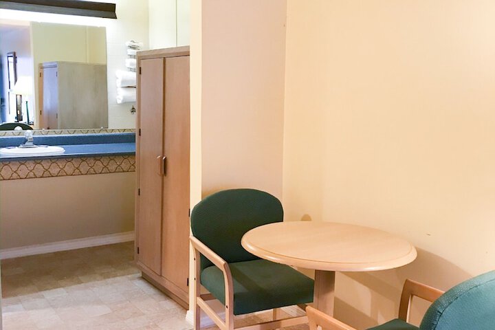 Room 8 of 17