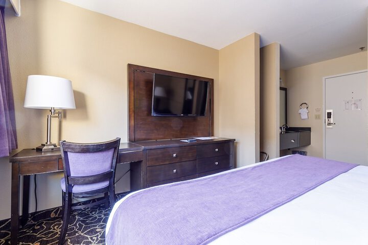 Room 14 of 28