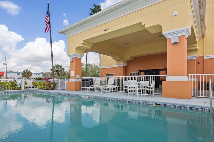 Pool 2 of 13