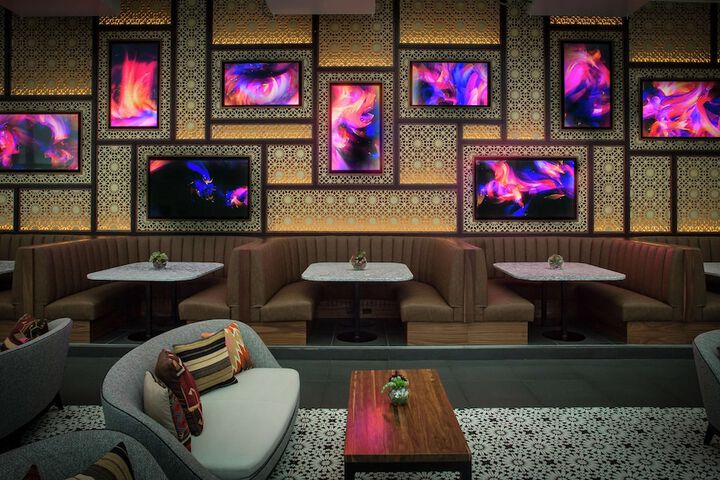 Lounge 66 of 76