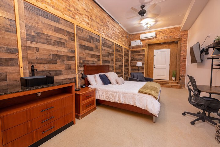 Hartwell Suites