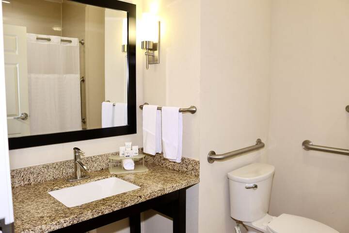 Room 20 of 36