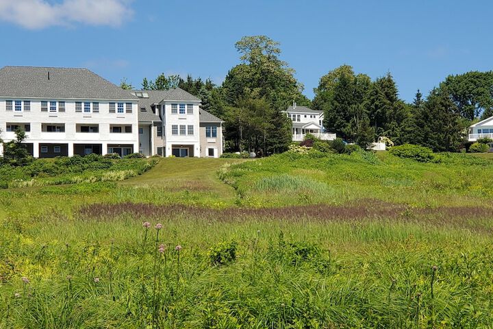 Strawberry Hill Seaside Inn
