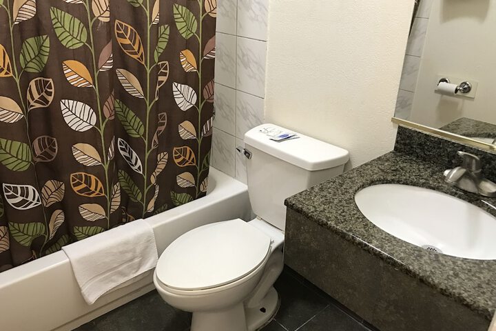 Room 16 of 37