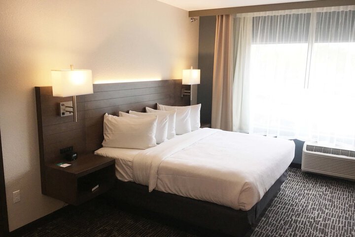 Room 12 of 37