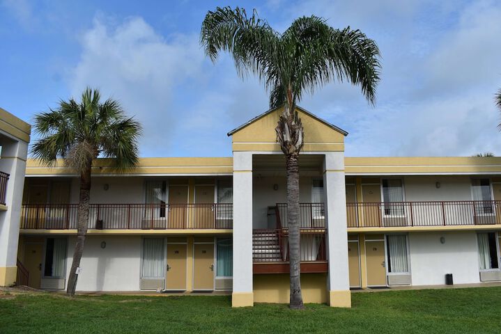 Hotel 4 of 67