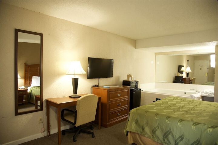 Room 22 of 34