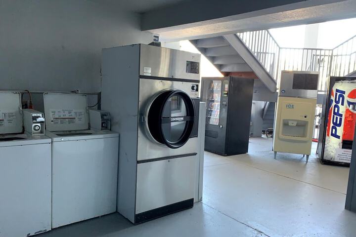 Laundry 31 of 35