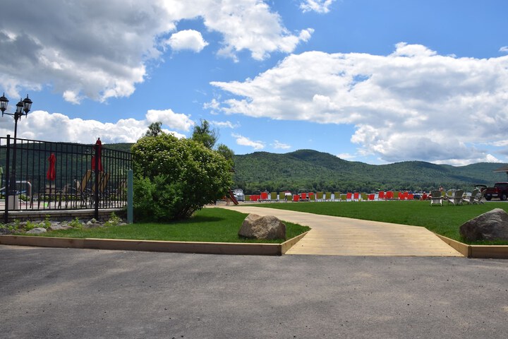 Scottys Lakeside Resort