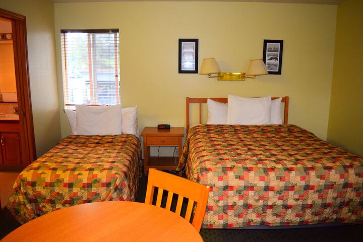 Room 17 of 33