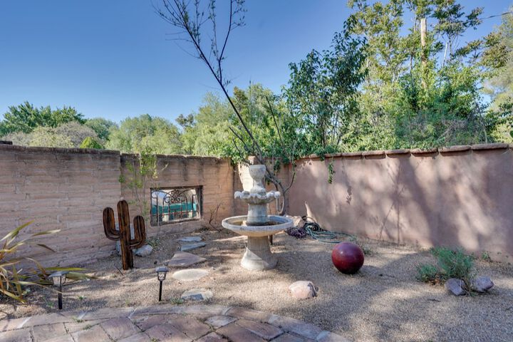 Patagonia Cottage w / Patio & Yard: Walk to Town!