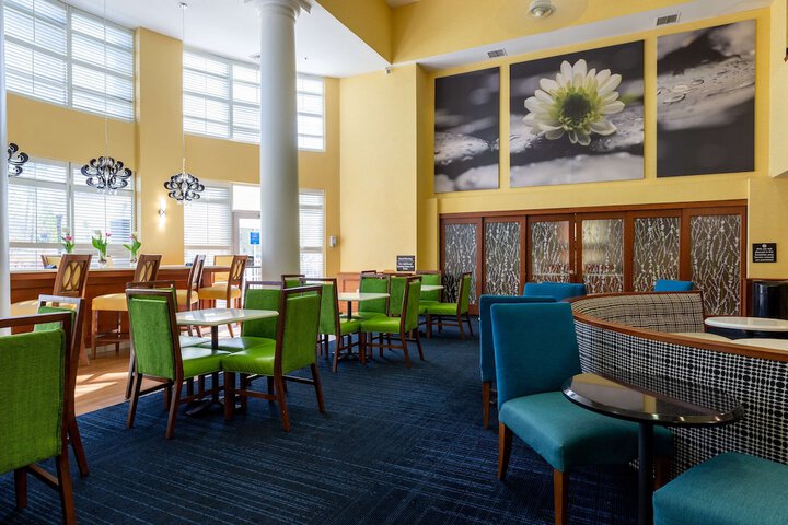 Dining 60 of 75