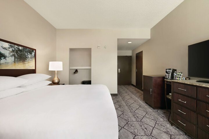Room 32 of 63