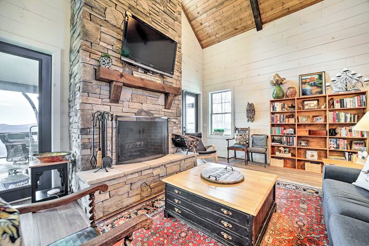 On 22 Acres: Cullowhee Craftsman Home w / Mtn Views