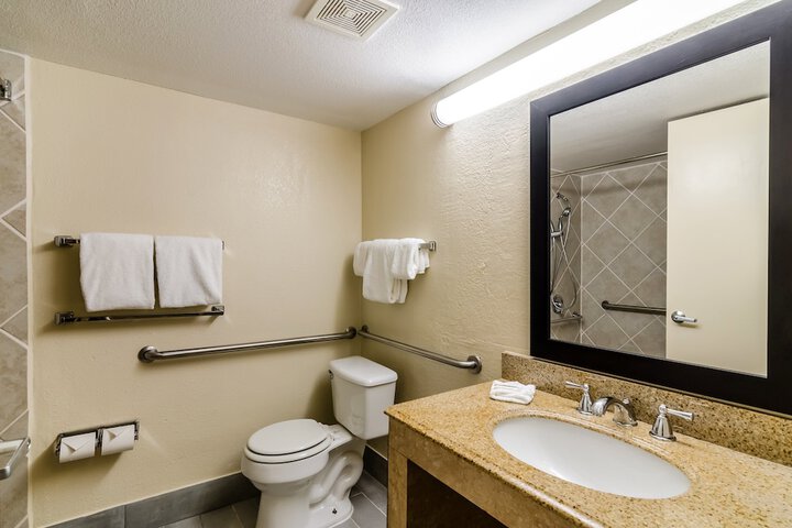 Red Roof Inn PLUS+ Wichita East