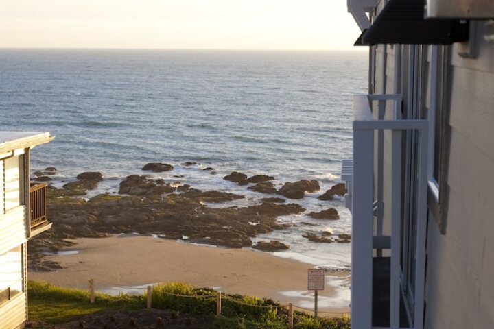The Coho Oceanfront Lodge