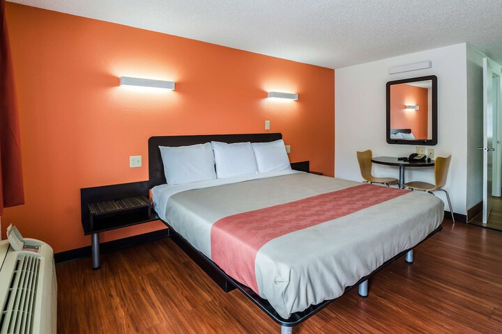 Room 22 of 43