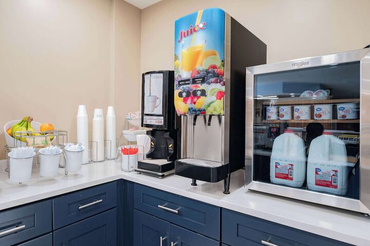 Breakfast/Coffee Service 36 of 40