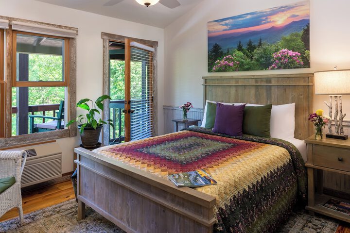 Bent Creek Lodge Bed & Breakfast